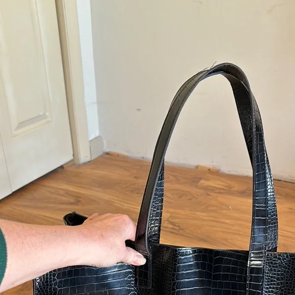 Ted Baker London Black Glossy Tote Bag with Gold Zipper - Picture 6 of 13